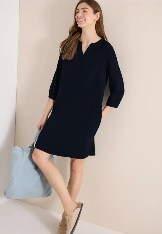 Knielanges Kleid in Musselin