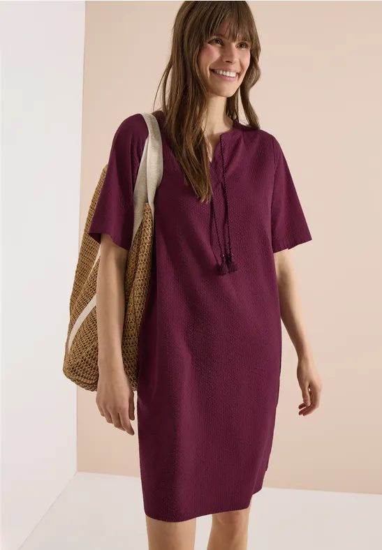 Knielanges Kleid in Seersuckerqualität