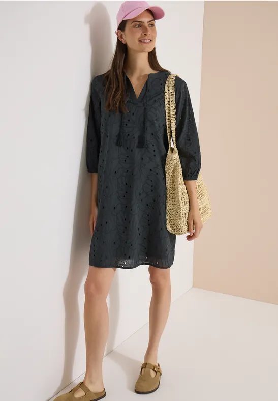 Knielanges Kleid mit 3/4
