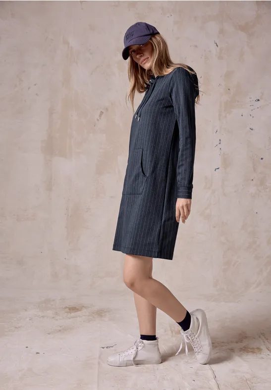 Kleid mit Nadelstreifen