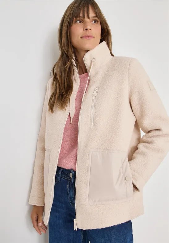 Kuschelige Jacke mit Details