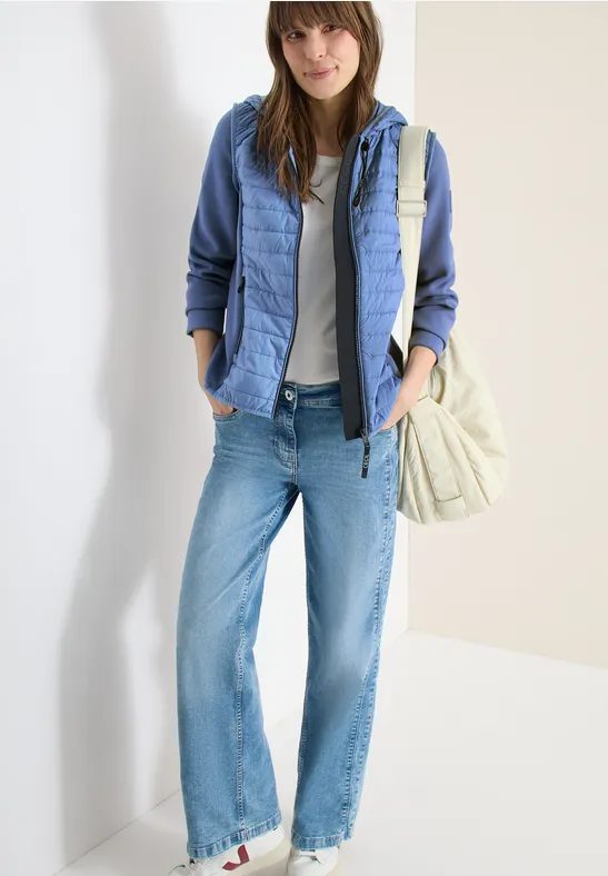 Jacke mit Strukturmix und Kapuze