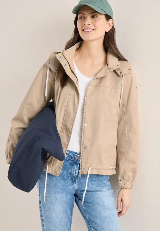 Jacke mit Kapuze und Tunnelzug