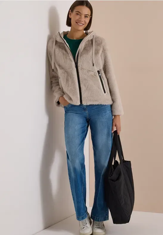 Fake Fur Jacke mit Softshelldetails