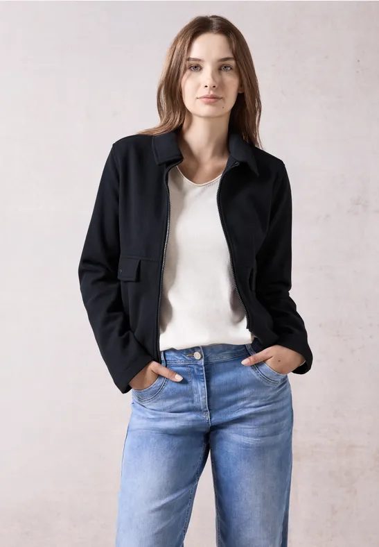 Jacke in Woll