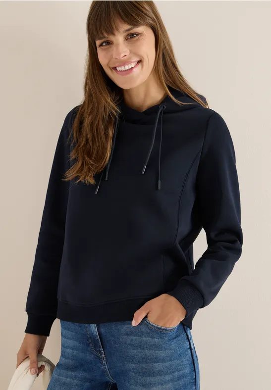 Hoodie mit Stickerei
