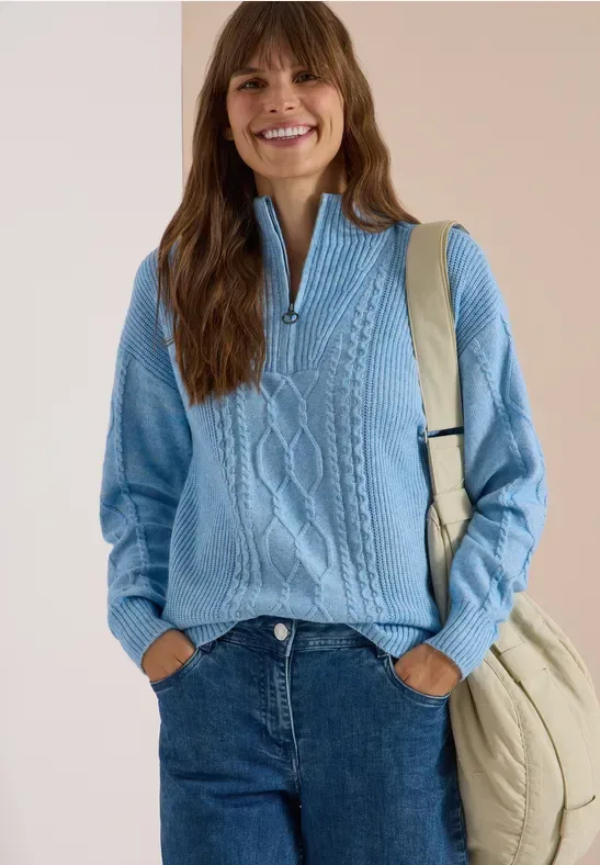 Pullover mit Troyerkragen und Zopfmuster