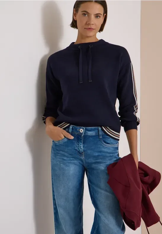 Pullover mit Turtle Neck und College-Details