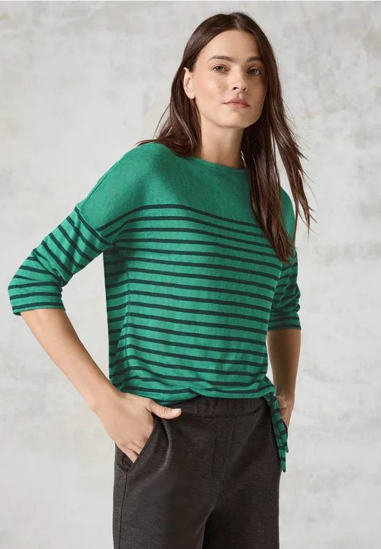 Shirt mit Knoten am Saum