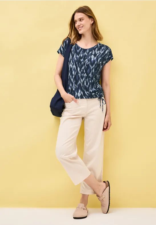 Shirt mit Cut