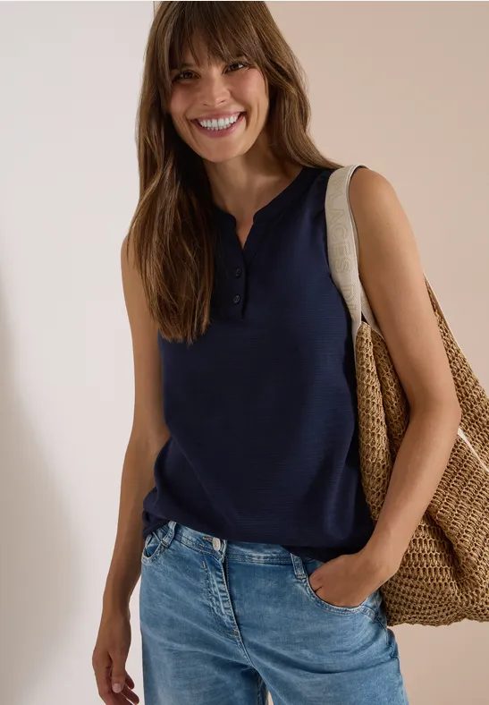 Top mit Split Neck und Strukturmix