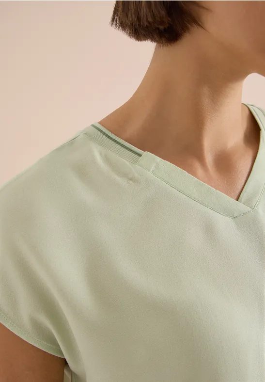 Kurzarm Blusenshirt mit Strukturmix