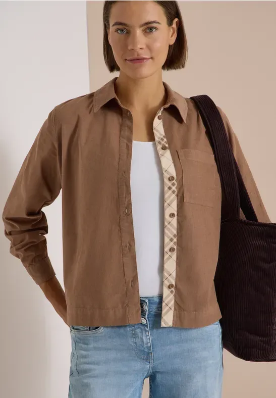 Langarm Hemdbluse aus Cord mit Knöpfen
