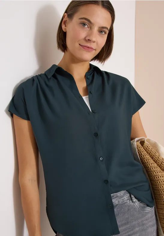 Basic Bluse mit Hemdkragen in Unifarbe