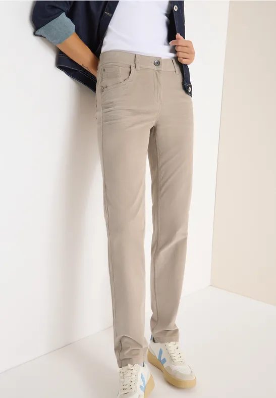 Slim Fit Cordhose
