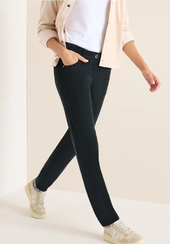 Slim Fit Cordhose