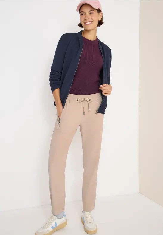 Cordhose im Causal Fit