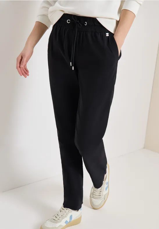 Leichte Hose im Casual Fit mit Stretch
