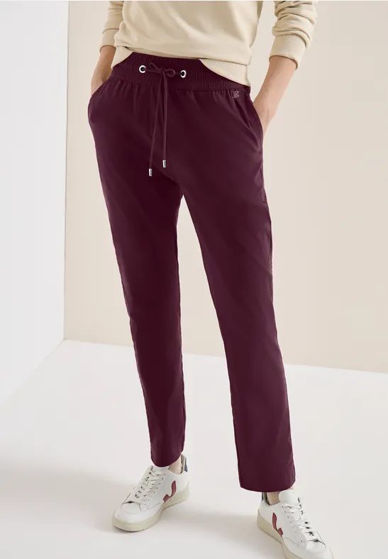 Leichte Hose im Casual Fit mit Stretch