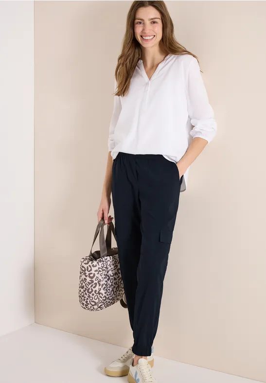 Mid Waist Slim Leg Hose im Cargo