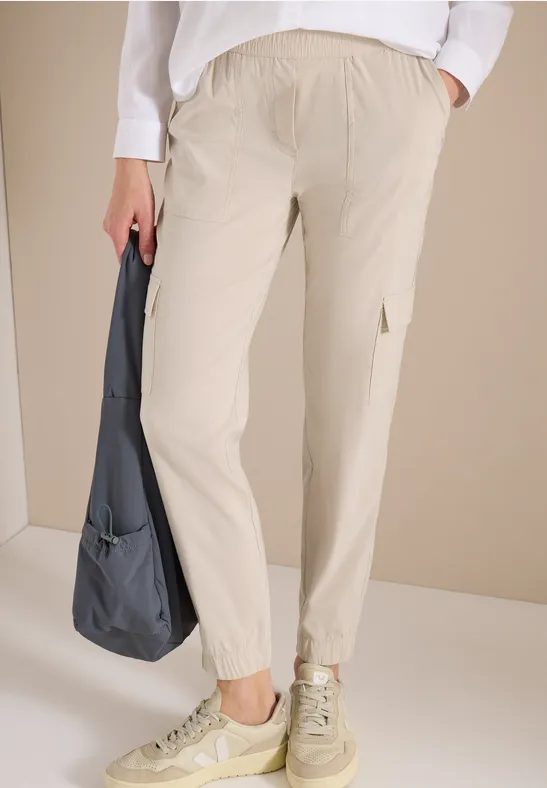 Mid Waist Slim Leg Hose im Cargo