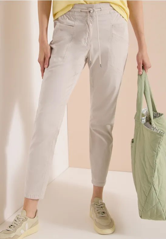Mid Waist Slim Leg Hose im Washed