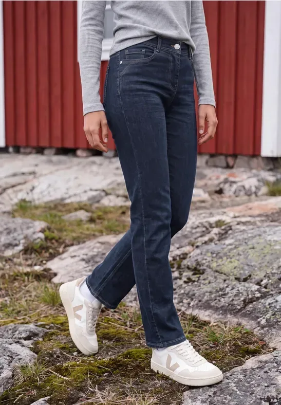 High Waist Straight Leg Jeans im Slim Fit