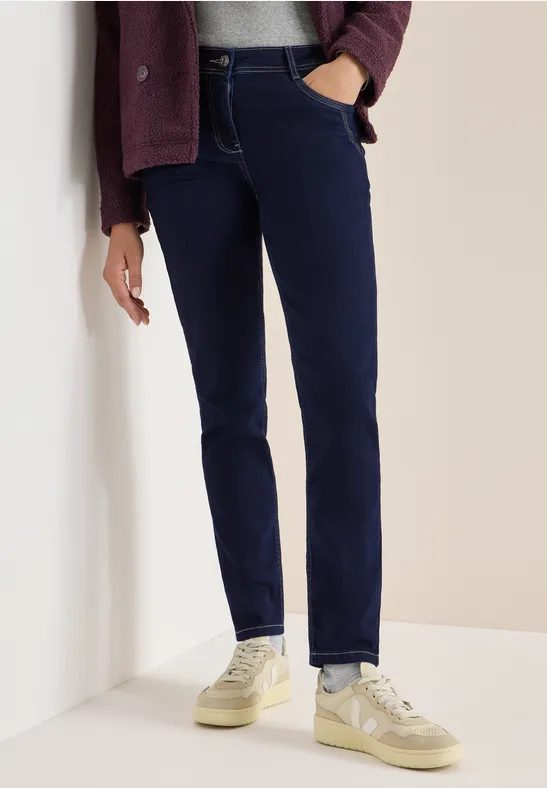 Rinsed Casual Fit Jeans