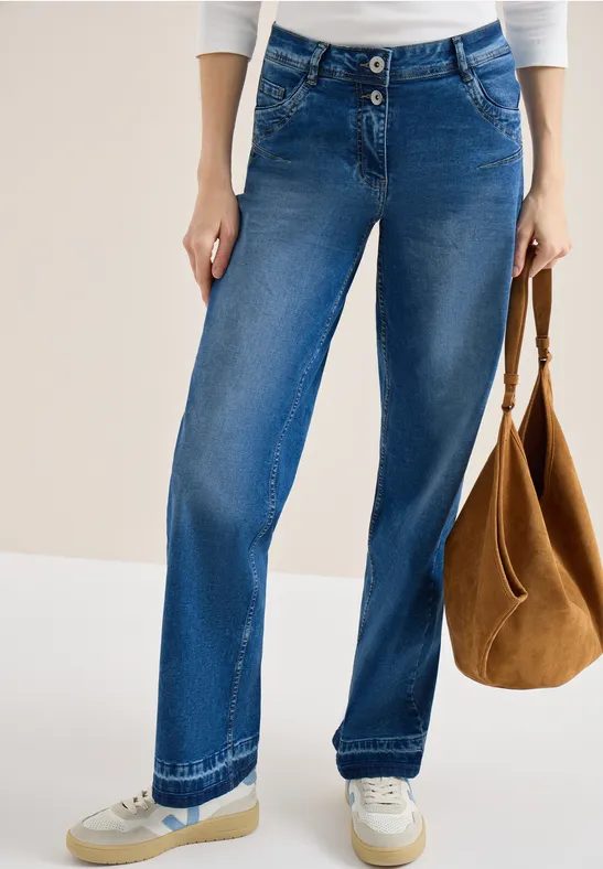 Jeans mit Saumdetail