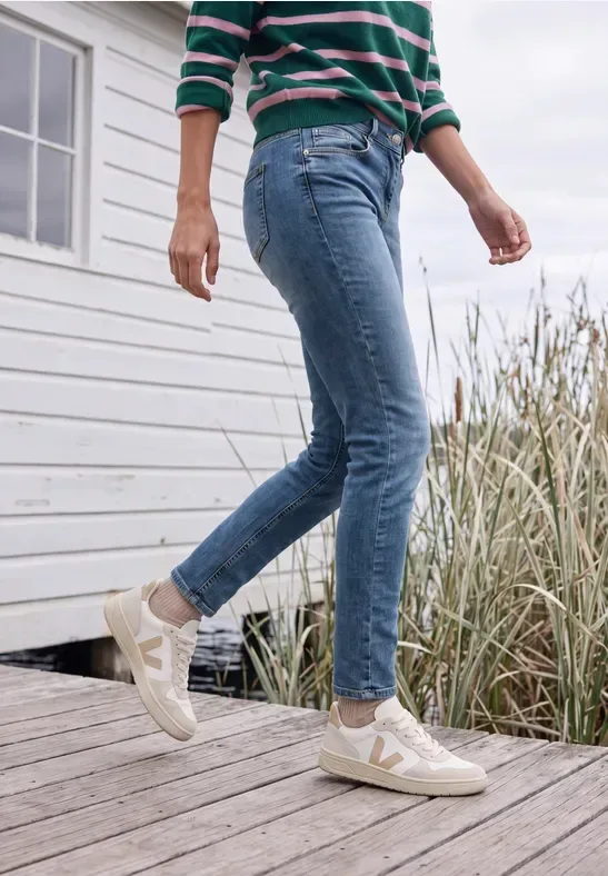 Mid Waist Slim Leg Jeans im Casual Fit