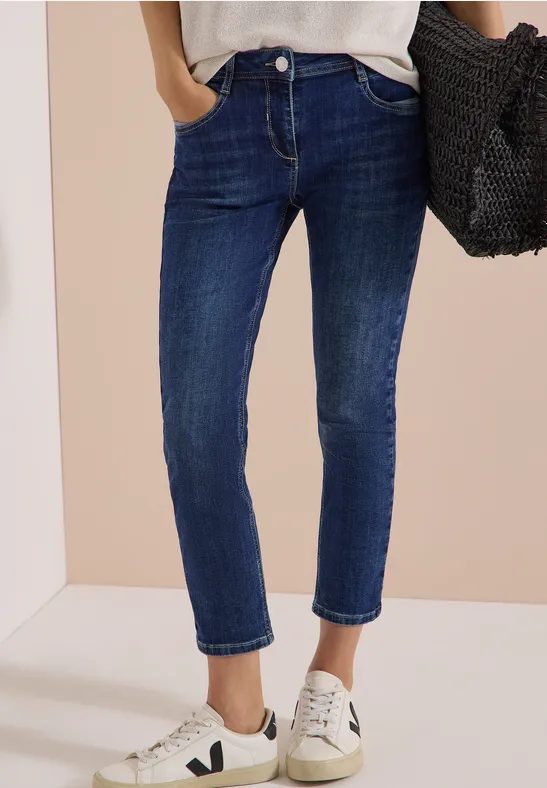 7/8 Mid Waist Slim Leg Jeans im Casual Fit