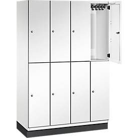 C+P Doppelstöckiger Spind Cambio, 4 Abteile, 8 Fächer, mit Sockel, B 1200 x T 525 x H 1980 mm, verkehrsweiss
