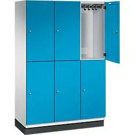 C+P Doppelstöckiger Spind Cambio, 3 Abteile, 6 Fächer, mit Sockel, B 1200 x T 525 x H 1980 mm, lichtgrau/lichtblau