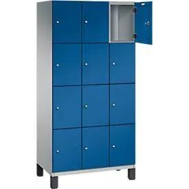 C+P Schliessfachschrank Cambio, 3 Abteile, 12 Fächer, auf Füssen, B 900 x T 525 x H 1980 mm, weissaluminium/enzianblau