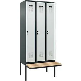 Kleiderspind C+P Evolo Plus, 3 Abteile à 300 mm Breite, schwebende Sitzbank, B 900 x T 815 x H 2120 mm, Drehriegel, anthrazit/lichtgrau