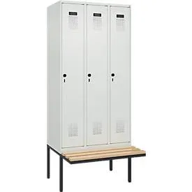 Kleiderspind C+P Evolo Plus, 3 Abteile à 300 mm Breite, schwebende Sitzbank, B 900 x T 815 x H 2120 mm, Drehriegel, lichtgrau/lichtgrau