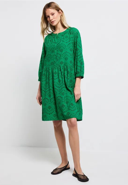 Kleid mit Lochstickerei