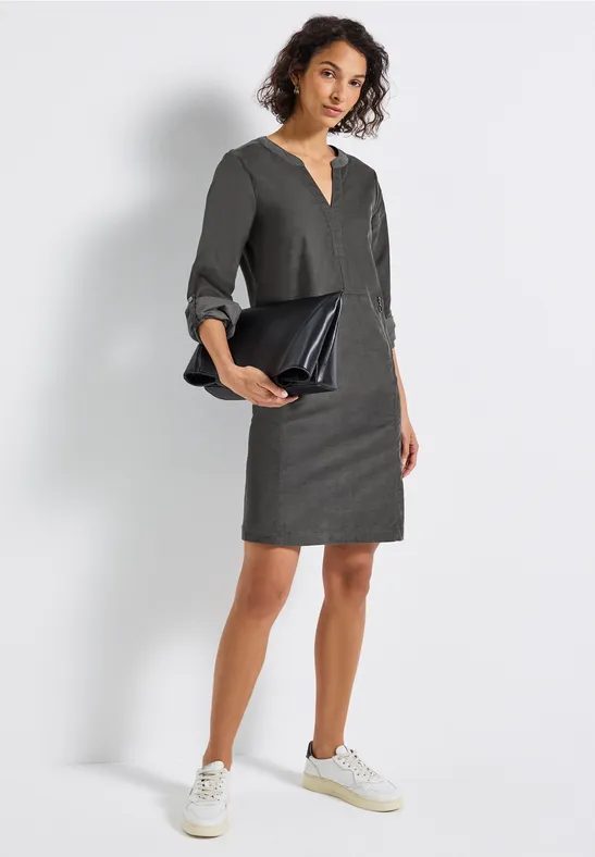 Cordkleid mit Split Neck