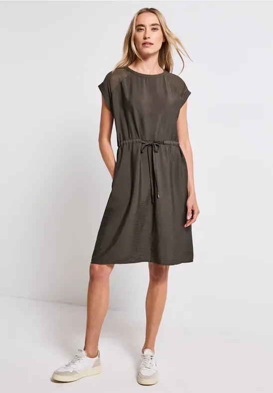 Kleid mit Mesh
