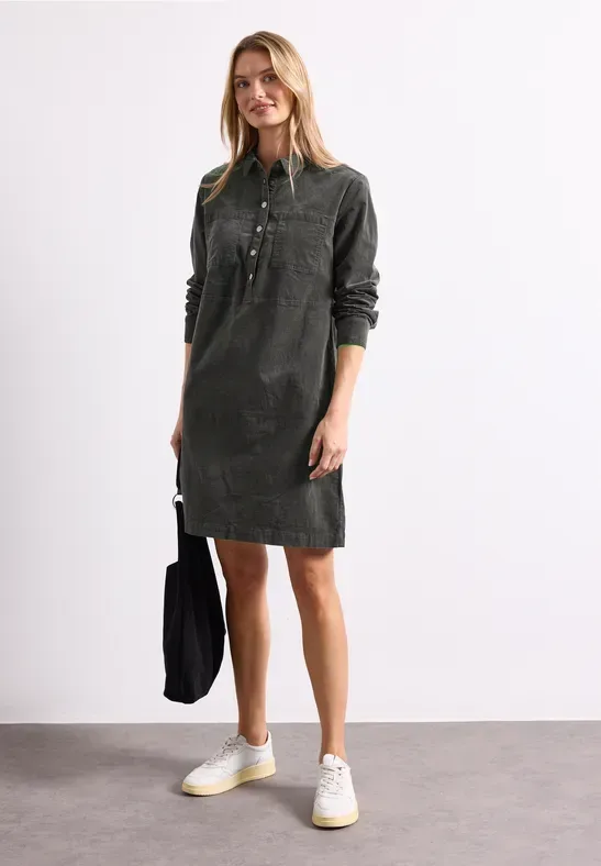 Knielanges Kleid aus softem Cord