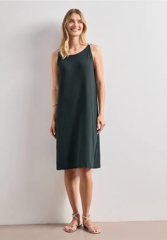 Knielanges Kleid mit Schnallendetail