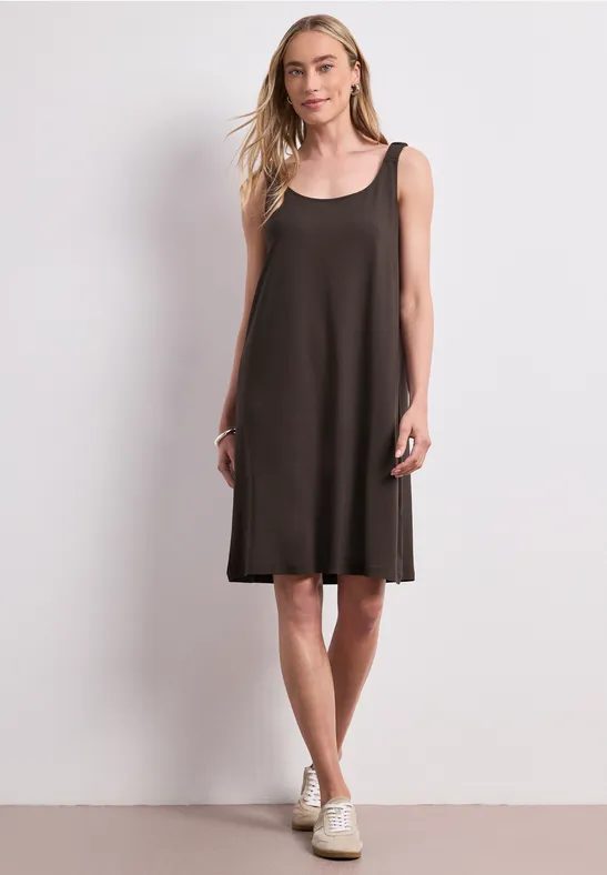 Knielanges Kleid mit gerafften Trägern