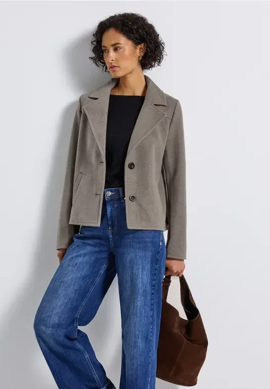 Kurze Cosy Reversjacke