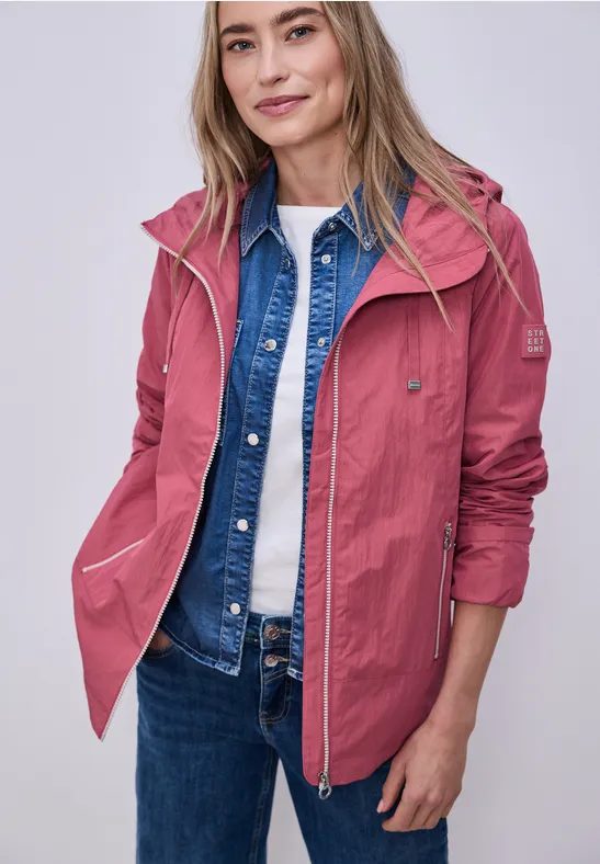 Jacke mit Kapuze und Zipper