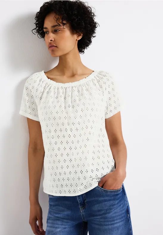 Bluse mit Lochstickerei
