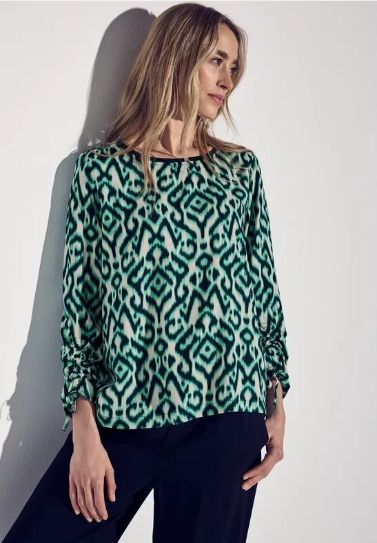 Bluse mit Raffung am Arm