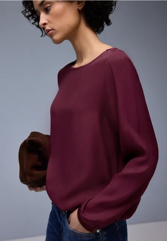 Bluse mit Elastiksaum