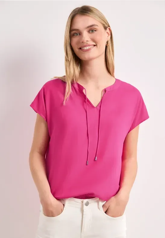 Blusenshirt mit Split Neck und Smokdetail