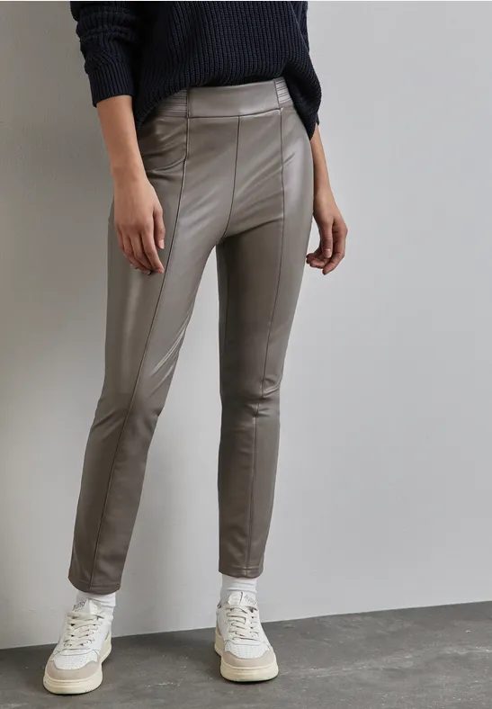 Beschichtete Hose