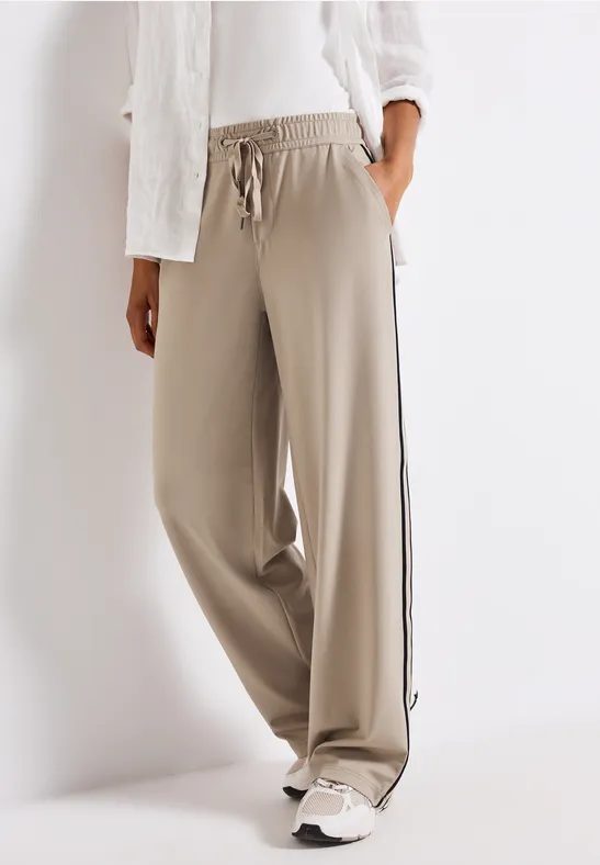 Hose mit Gallonstreifen